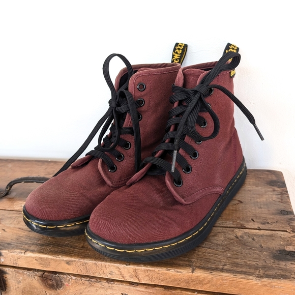 Dr. Martens Women's Shoreditch Canvas Cherry Red Boots ~ Size 5 US (36EU) - Picture 2 of 9